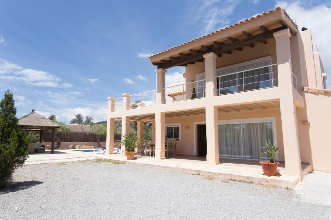 Villa Tom Is Near To Playa Den Bossa Sant Jordi de ses Salines المظهر الخارجي الصورة